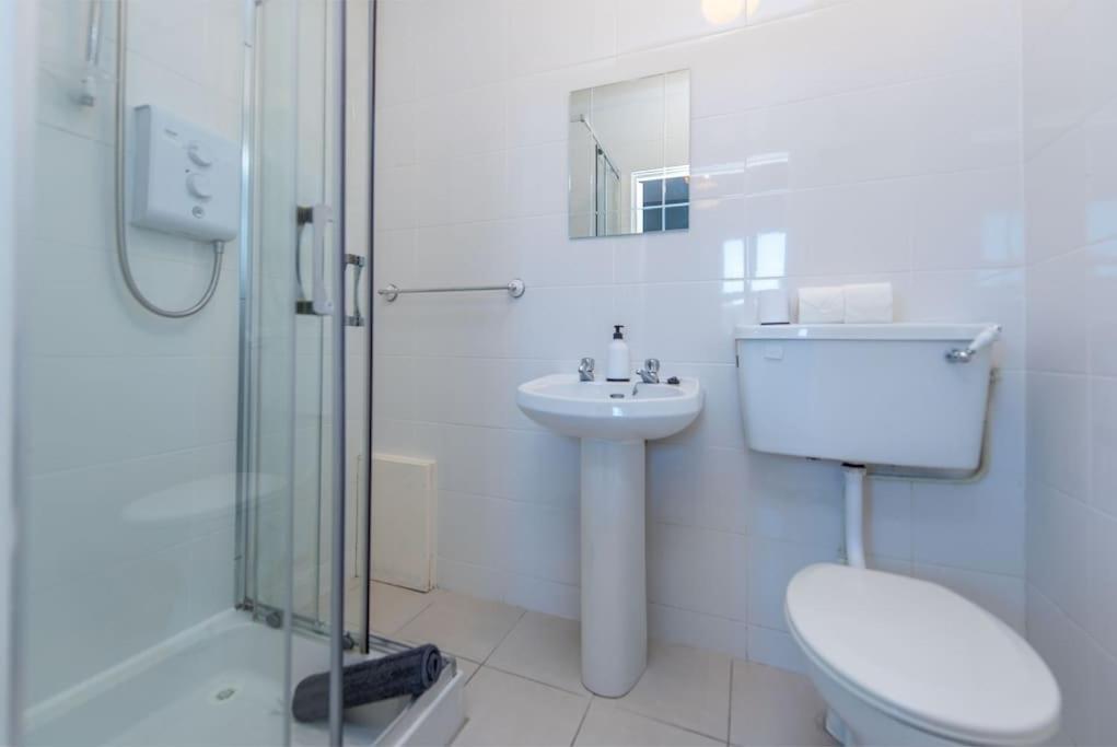 Clonbur House - Studio Village Apartment Galway Eksteriør billede