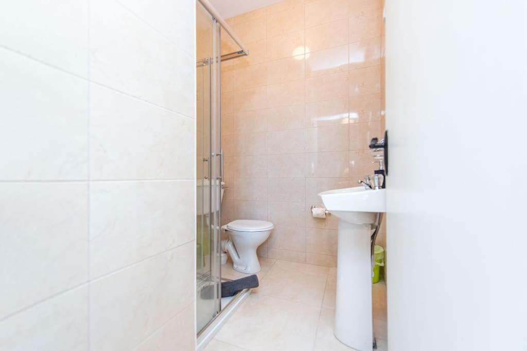 Clonbur House - Studio Village Apartment Galway Eksteriør billede