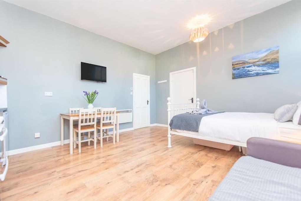 Clonbur House - Studio Village Apartment Galway Eksteriør billede